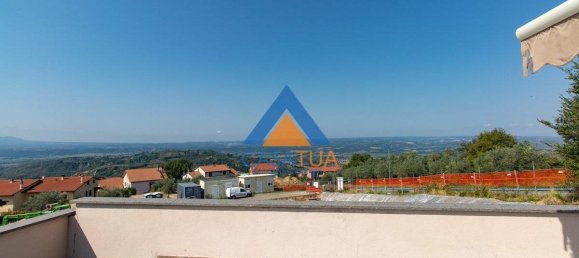 3 bedrooms House in Alviano, Italy No. 352102 6