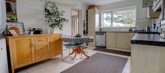 4 bedrooms House in New Romney, United Kingdom No. 10681 3