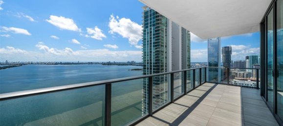 4 dormitorios propiedad comercial en venta en Miami, Miami-Dade, Florida, USA № 614315 14