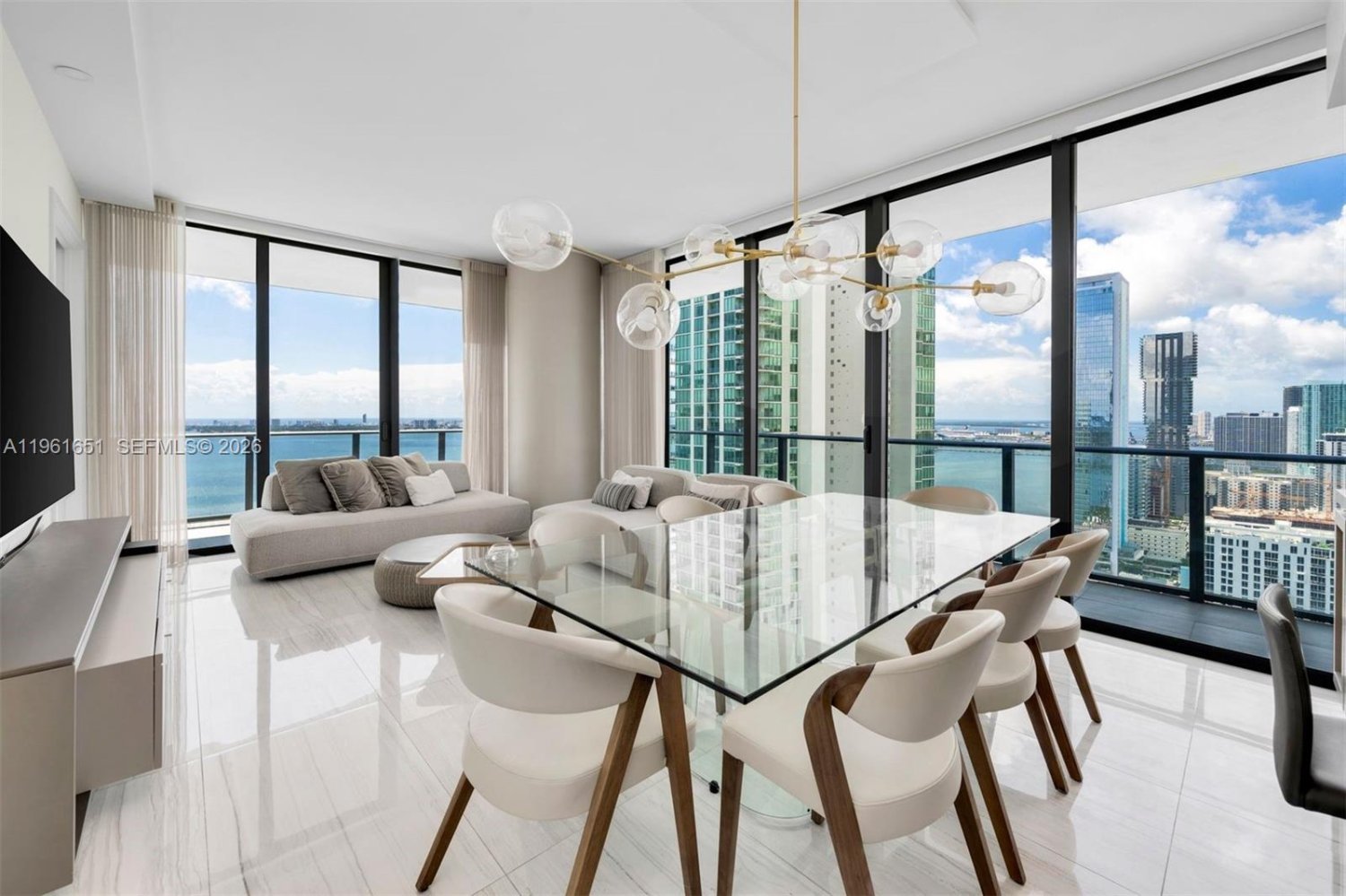 4 dormitorios propiedad comercial en venta en Miami, Miami-Dade, Florida, USA № 614315