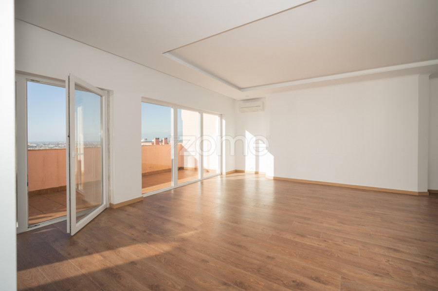 3 bedrooms Penthouse in Sintra, Portugal No. 125811