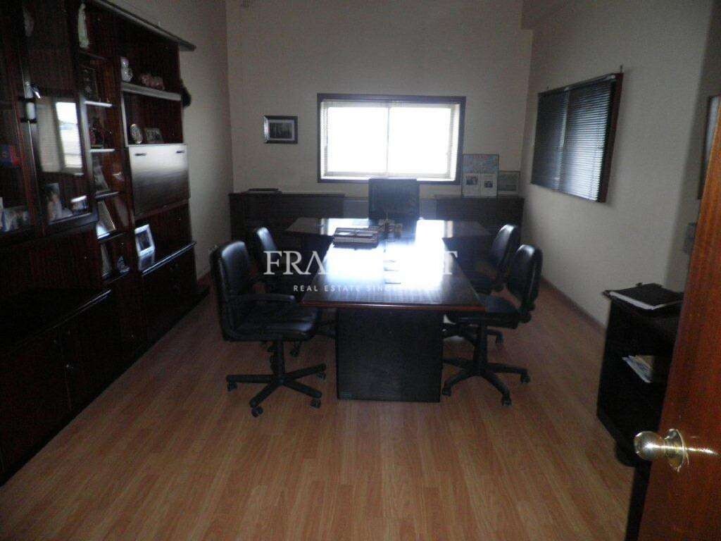 Офис 240м² в Марса, Мальта № 12877