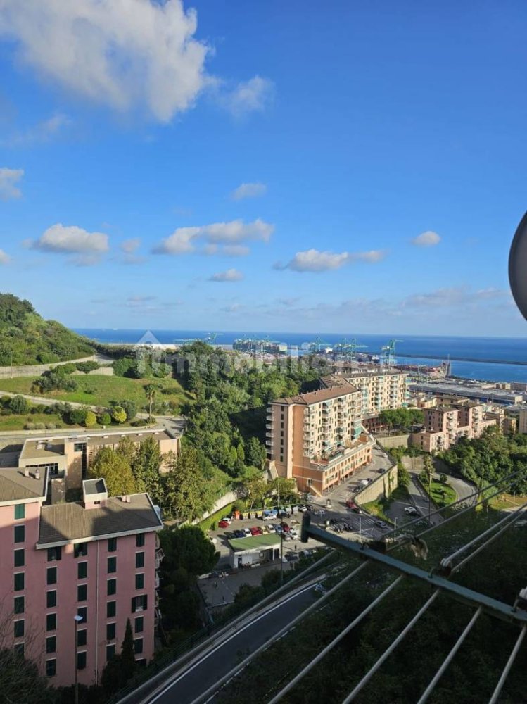 2 bedrooms Apartment in Genoa, Italy No. 352358