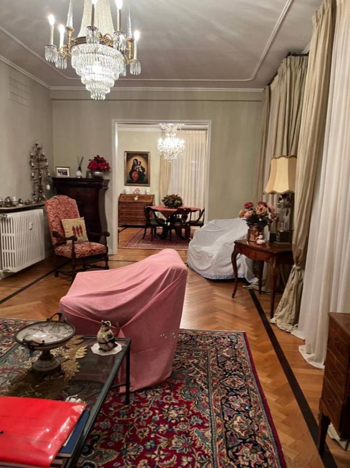 6 rooms Apartment in Reggio Emilia, Italy No. 90678