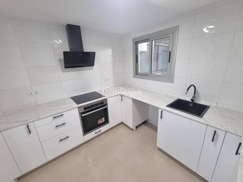 3 bedrooms Duplex in Salt, Spain No. 259969