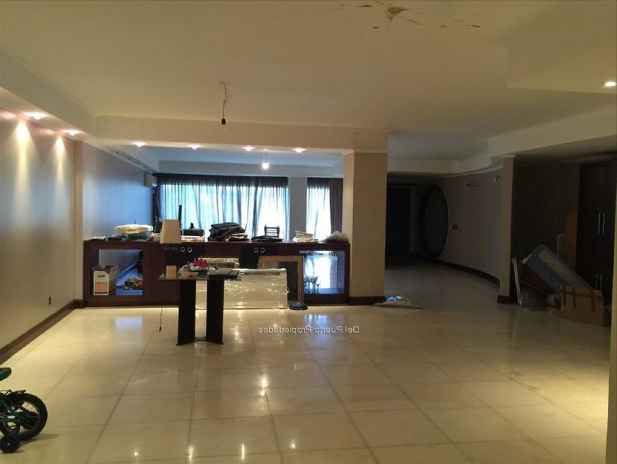 6 bedrooms Apartment in Montevideo, Uruguay No. 2262