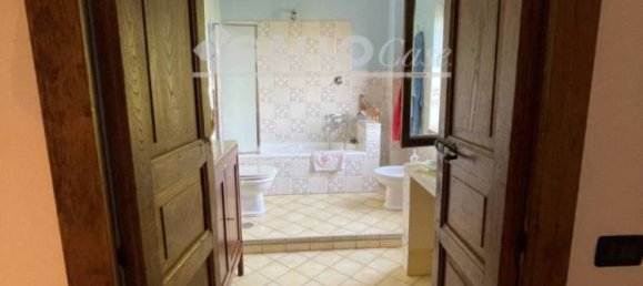 3 bedrooms Villa in Castrolibero, Italy No. 168854 27
