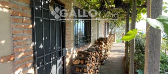 3 bedrooms Villa in Castrolibero, Italy No. 168854 6