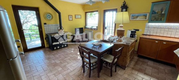3 bedrooms Villa in Castrolibero, Italy No. 168854 11