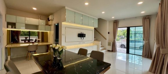 Moradia em banda T3 em Bang Kaeo, Thailand N.º 77931 26