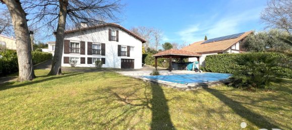 6 bedrooms House in Saint-Pierre-du-Mont, France No. 101919 2