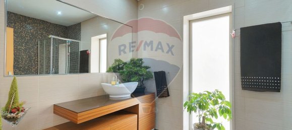 3 bedrooms House in Lordelo, Portugal No. 23315 15