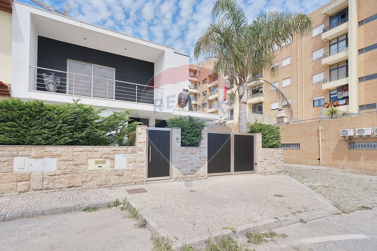 3 bedrooms House in Lordelo, Portugal No. 23315