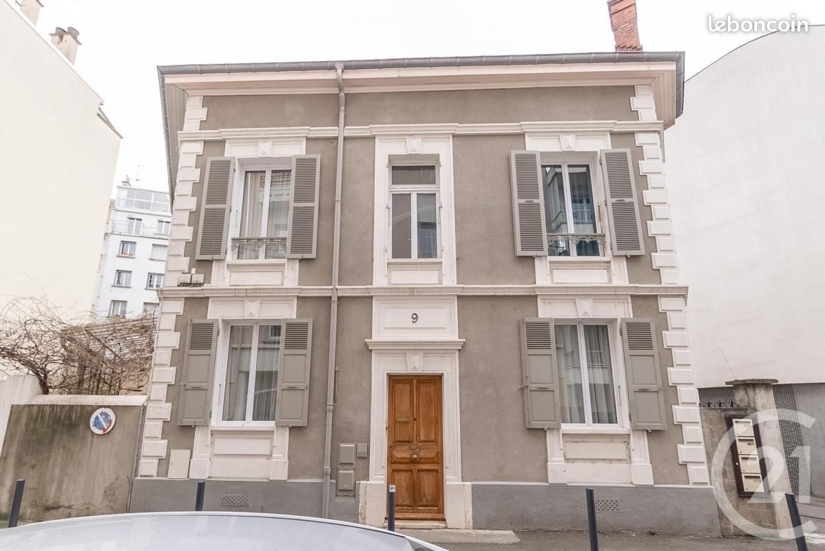 6 bedrooms House in Grenoble, France No. 206690
