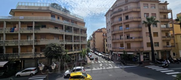 5 rooms Apartment in Ventimiglia, Italy No. 301123 9
