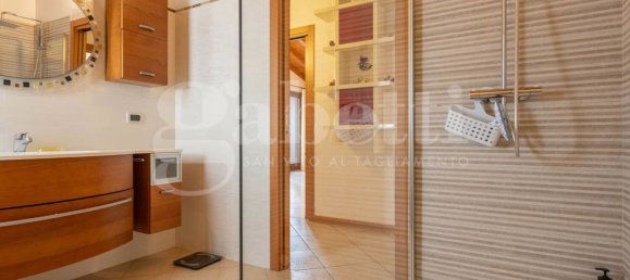 7 bedrooms Apartment in Pordenone, Italy No. 325626 25