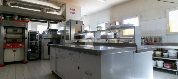 7 rooms Commercial property in Forlì, Italy No. 257646 12