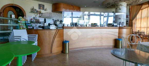 7 rooms Commercial property in Forlì, Italy No. 257646 2