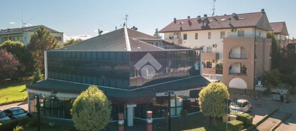 7 rooms Commercial property in Forlì, Italy No. 257646 5