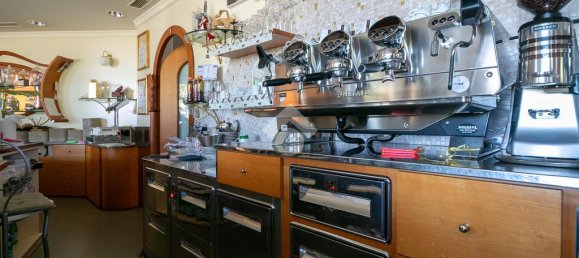 7 rooms Commercial property in Forlì, Italy No. 257646 9