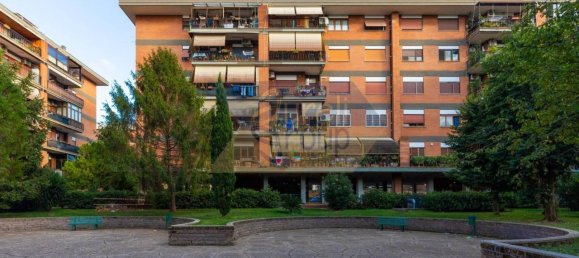 3 rooms Apartment in Rome, Italy No. 133523 3