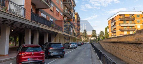 3 rooms Apartment in Rome, Italy No. 133523 33