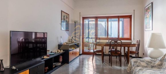 3 rooms Apartment in Rome, Italy No. 133523 5