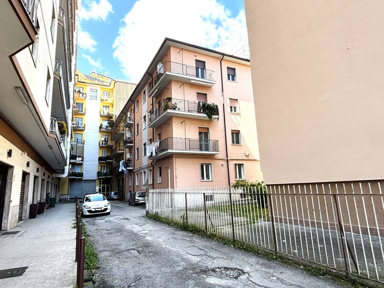 3 rooms Apartment in Avellino, Italy No. 303591