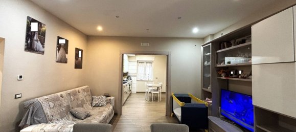 3 rooms Apartment in Avellino, Italy No. 303591 8