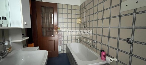 Apartamento de 2 dormitorios en Ponte San Pietro, Italy No. 225344 13