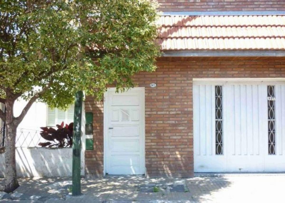 2 bedrooms House in Lomas de Zamora, Argentina No. 83357