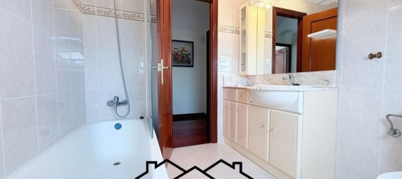 5 bedrooms House in Laredo, Spain No. 155046 38