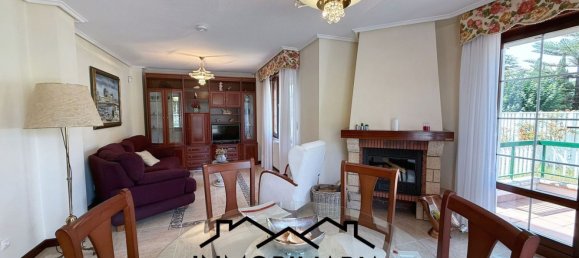 5 bedrooms House in Laredo, Spain No. 155046 3