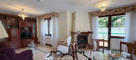 5 bedrooms House in Laredo, Spain No. 155046 4