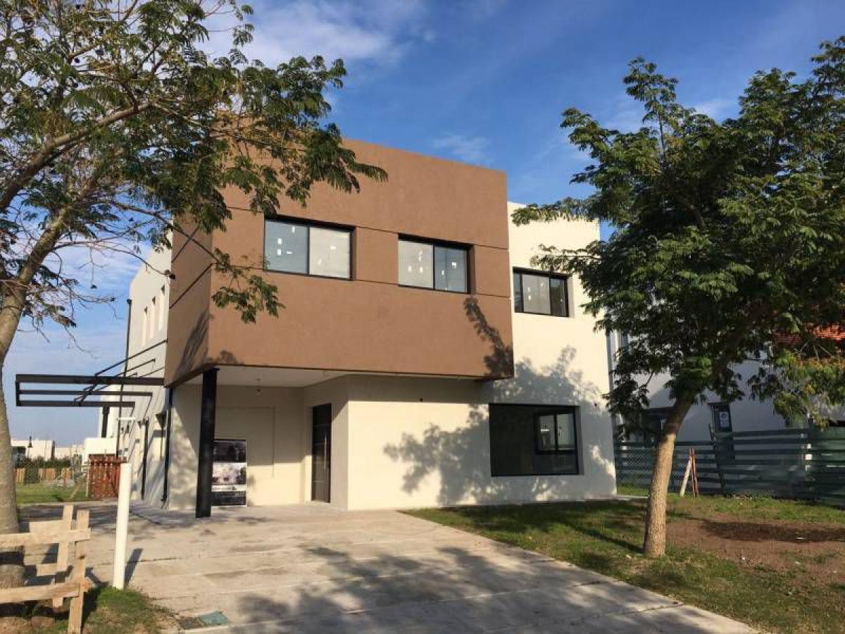 3 bedrooms House in Tigre, Argentina No. 8972