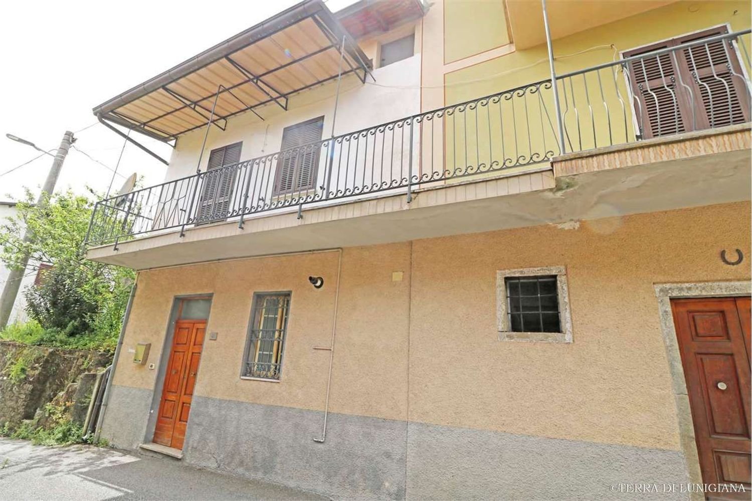 6 rooms House in Mulazzo, Italy No. 84305