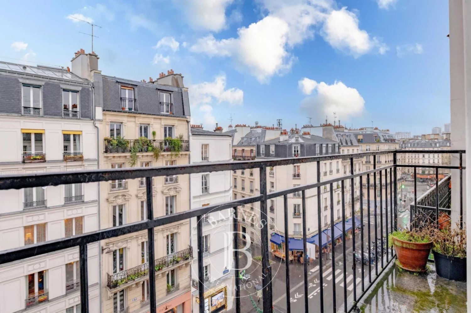 Studio in Paris, France No. 140994