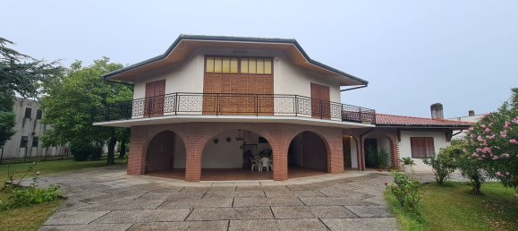 20 Schlafzimmer Villa in Udine, Italy, Nr. 358835 23