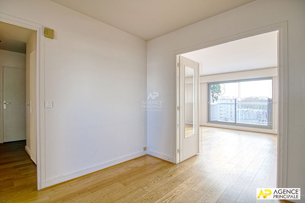 2 chambres Appartement à Versailles, France No. 291787