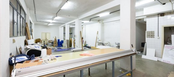 200m² Commercial property in Granada, Spain No. 22402 19