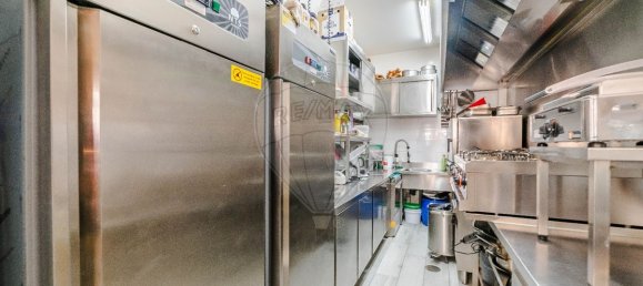 79m² Commercial property in Vila Nova de Gaia, Portugal No. 14901 11