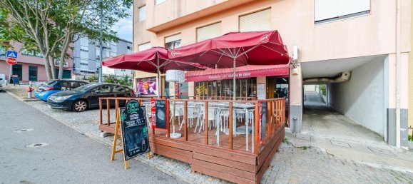 79m² Commercial property in Vila Nova de Gaia, Portugal No. 14901 2