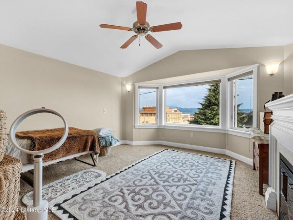 3 bedrooms House in Astoria, USA No. 279742