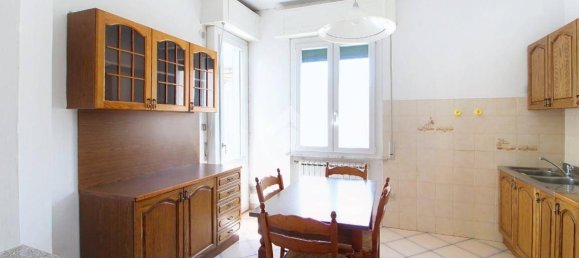 2 bedrooms Apartment in Pisa, Italy No. 303838 2