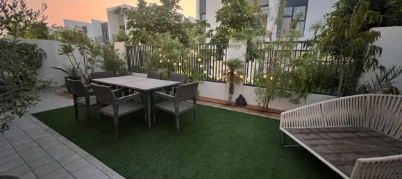 4 bedrooms Villa in Dubai Land, UAE No. 110526 2