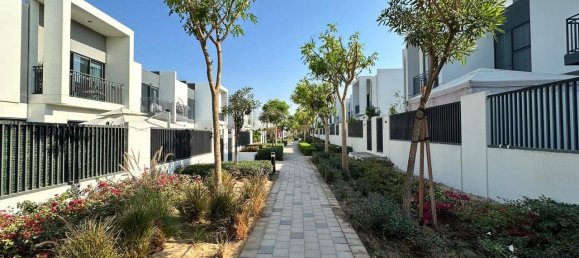 4 bedrooms Villa in Dubai Land, UAE No. 110526 13