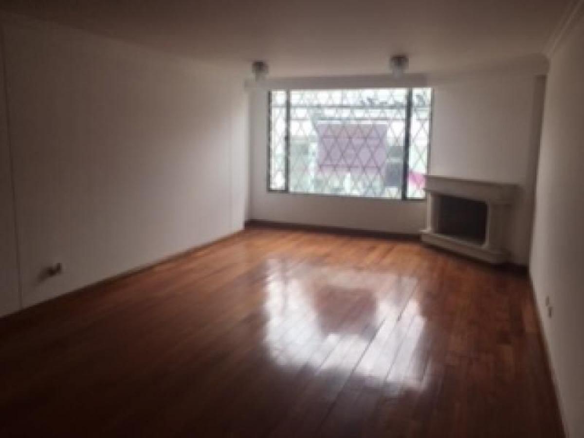 Casa de 3 dormitorios en Bogotá, Colombia No. 14291