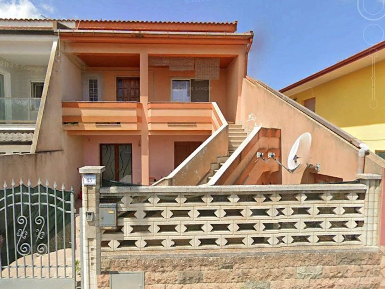 Дом с 6 комнатами в Сардиния, Италия № 244101