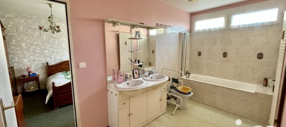 3 bedrooms Apartment in Compiegne, France No. 152046 8