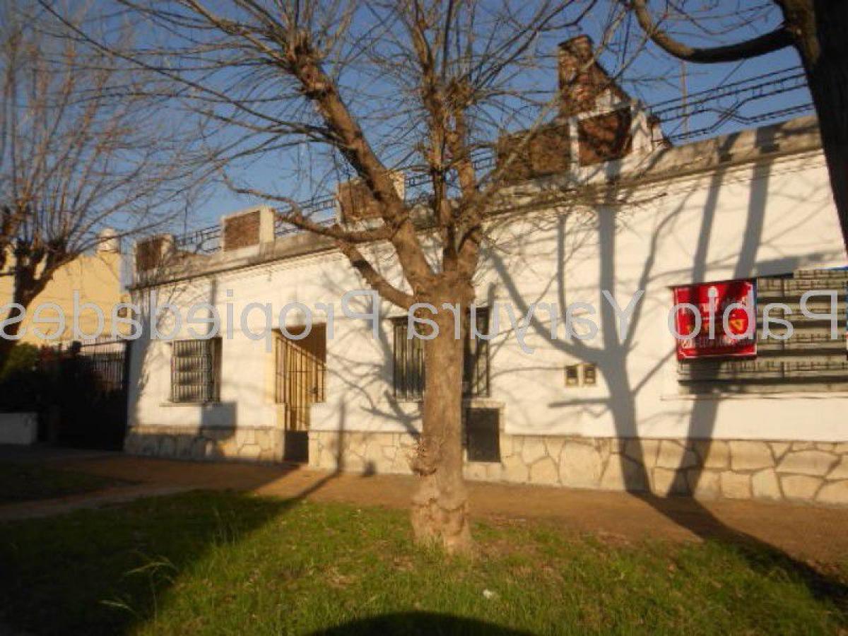 2 bedrooms House in Tres de Febrero, Argentina No. 56211